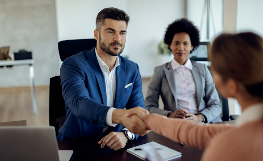 Recrutamento misto: quando usar e quais resultados esperar