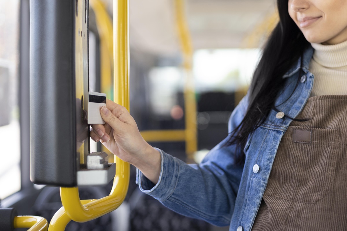 Vale-transporte em dinheiro gera risco trabalhista