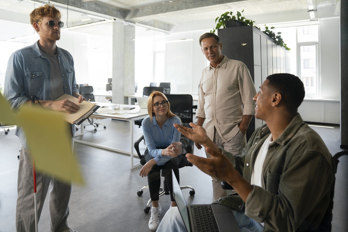 Ambiente de trabalho vira estratégia de RH para engajar e reter